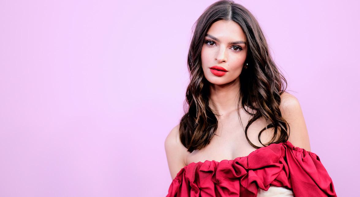 At what age did Emily Ratajkowski start modeling?