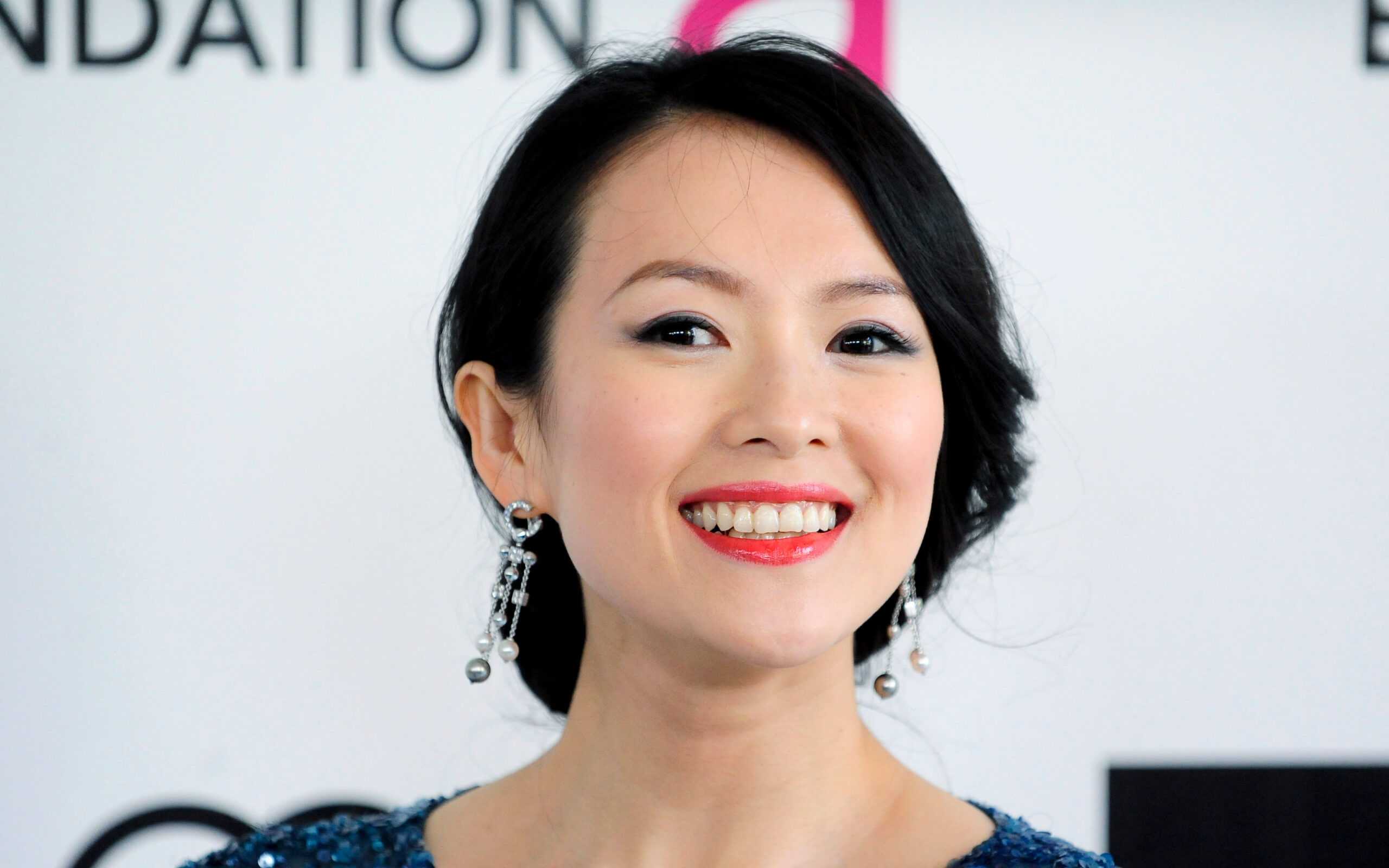 Can Zhang Ziyi speak English?