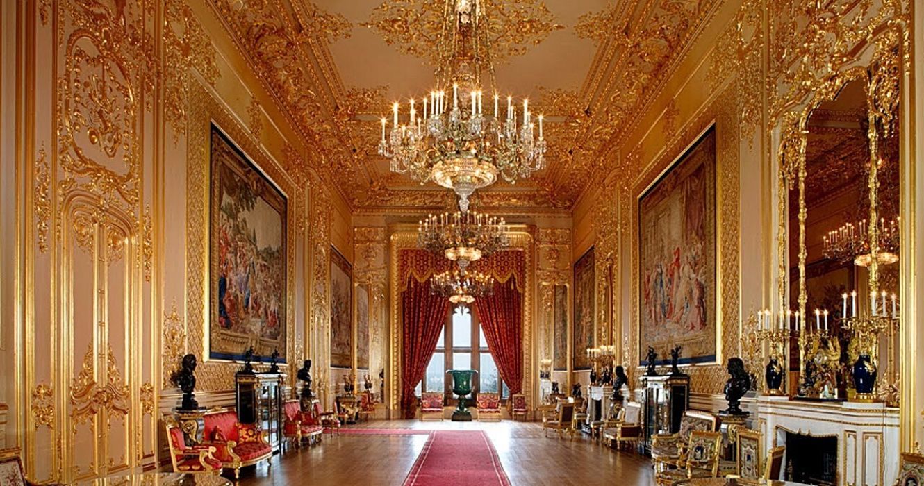 Can you go inside the Luxembourg palace?