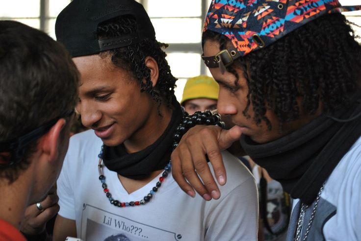 Do Les Twins have girlfriends?