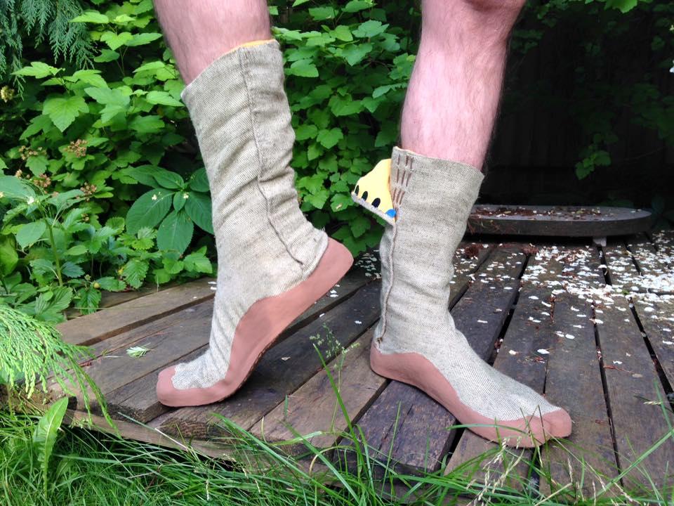 Do you have to wear tabi socks with tabi shoes?