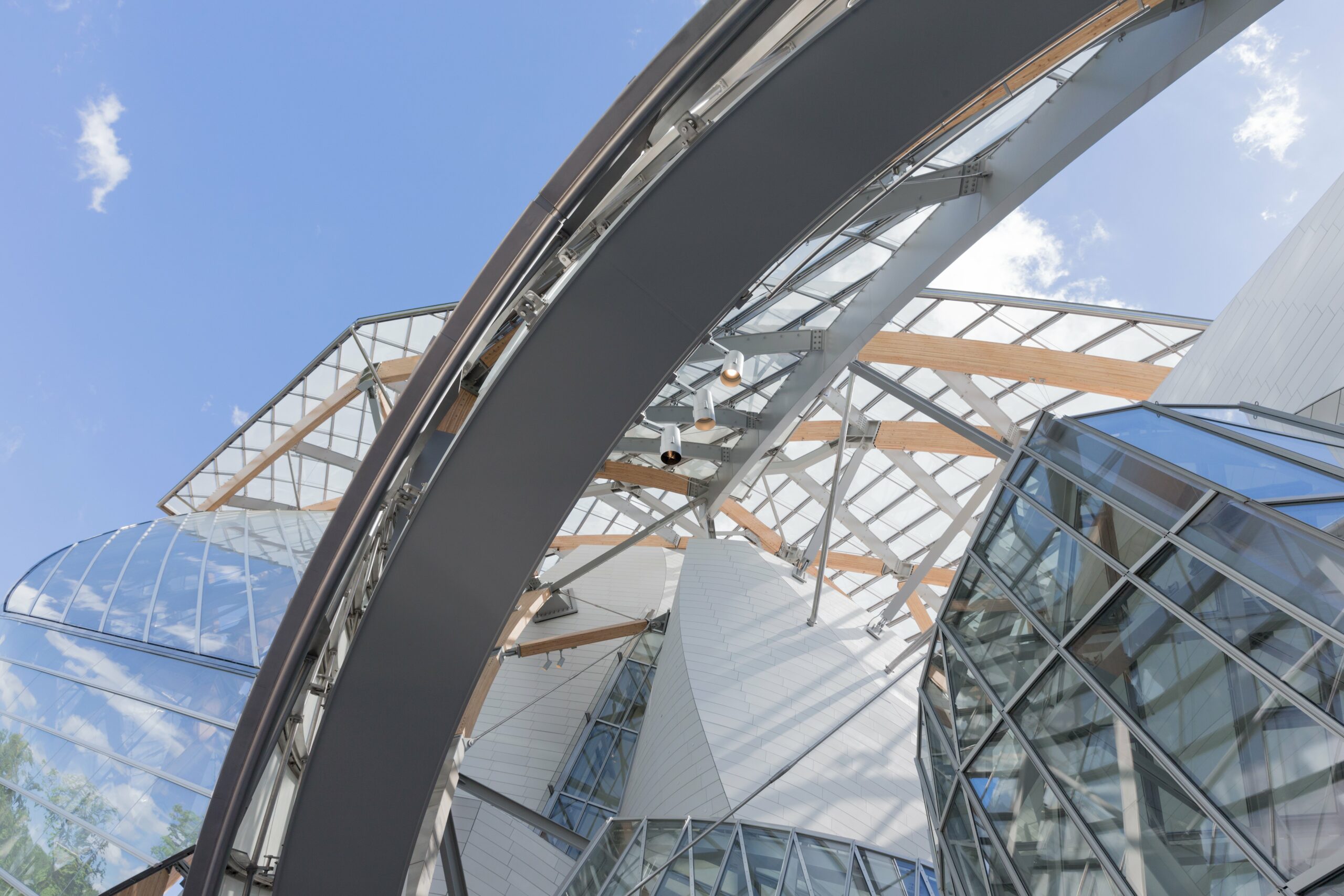 How big is the Fondation Louis Vuitton?