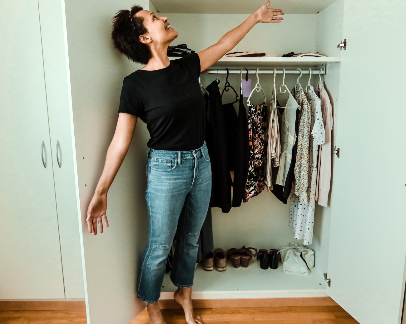 How do you make a capsule wardrobe 2020?