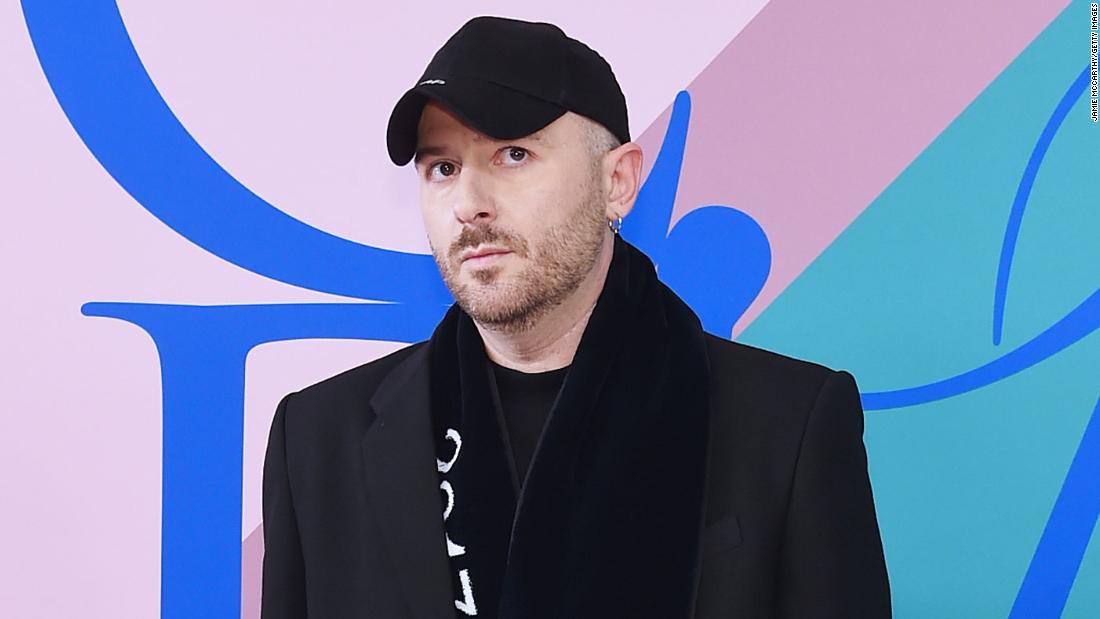 How do you pronounce Demna Gvasalia?