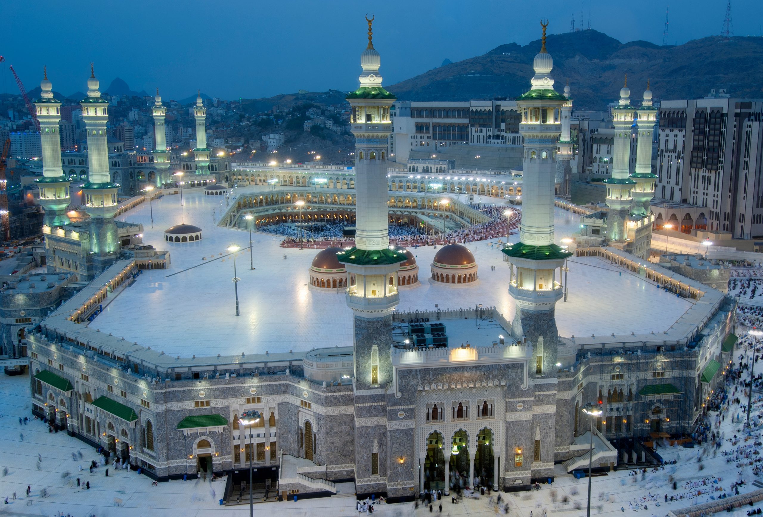 How many doors are of Masjid e Haram?