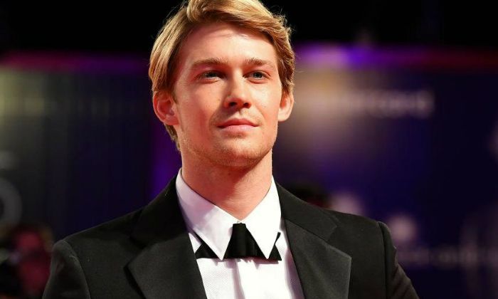 How old is Joe Alwyn?