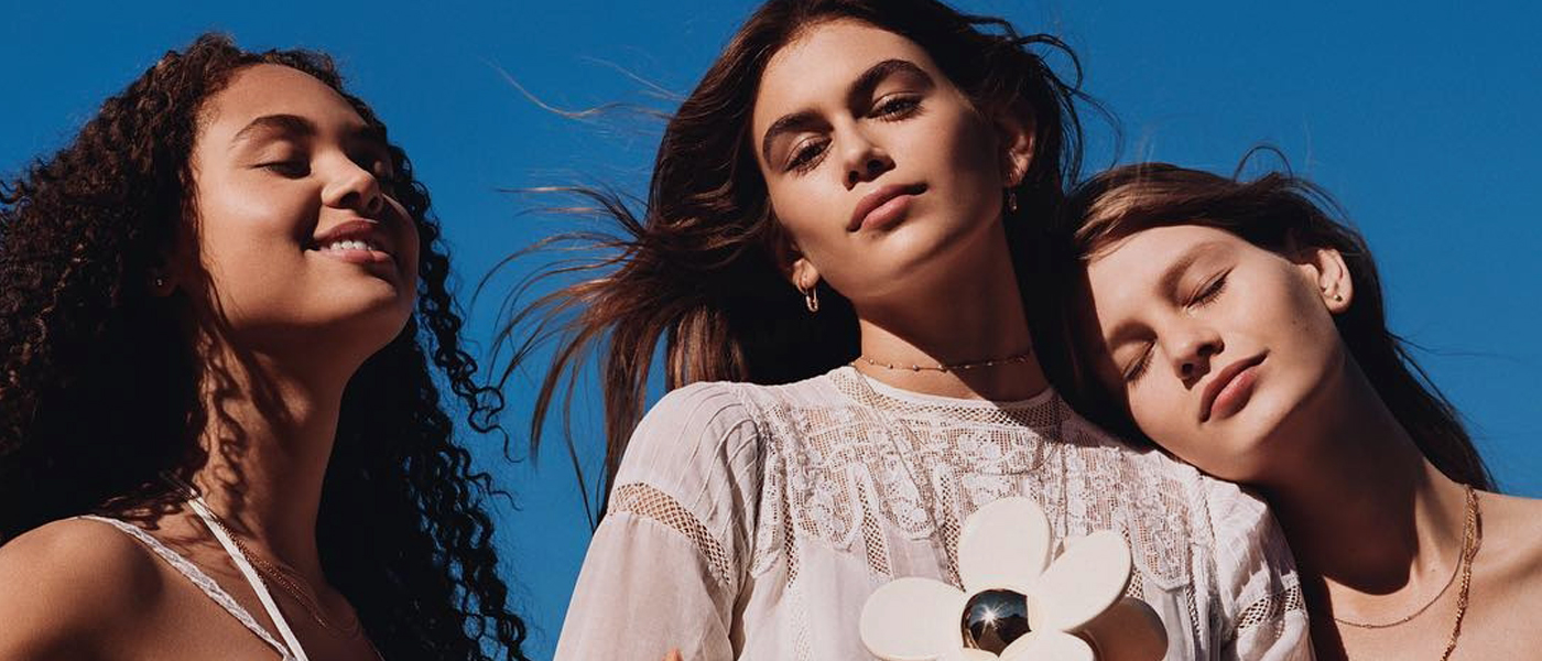 Is Cindy Crawford’s daughter in the Daisy perfume commercial?