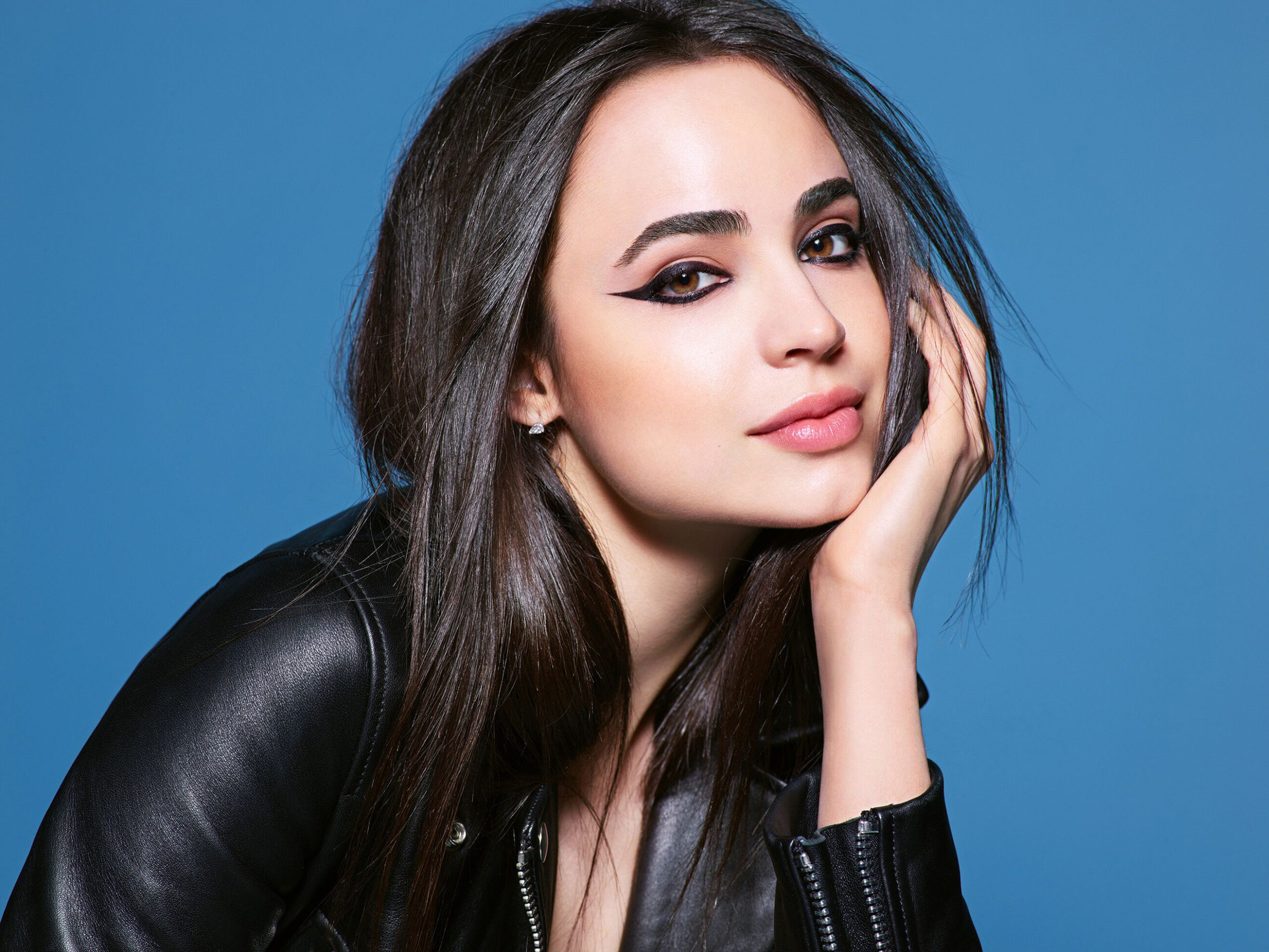 Is Sofia Carson in a Revlon commercial?