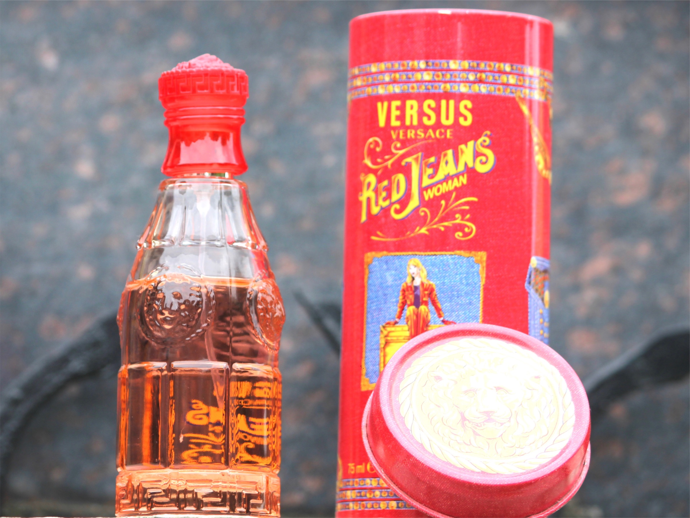 Is Versus Versace discontinued?