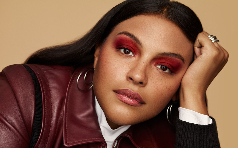 What agency is Paloma elsesser signed to?