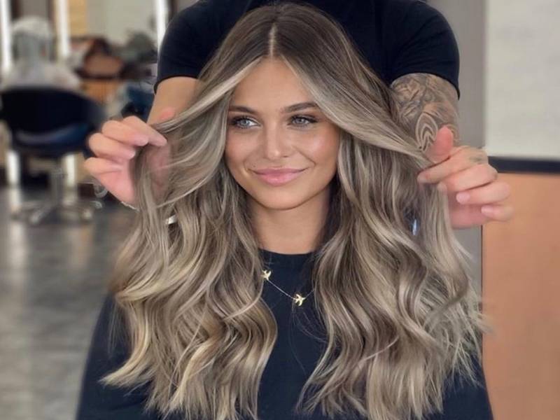 What are blonde highlights?