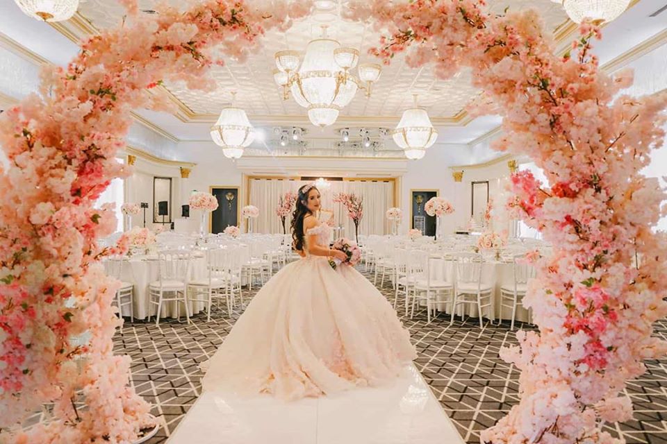 What are some quinceanera themes?
