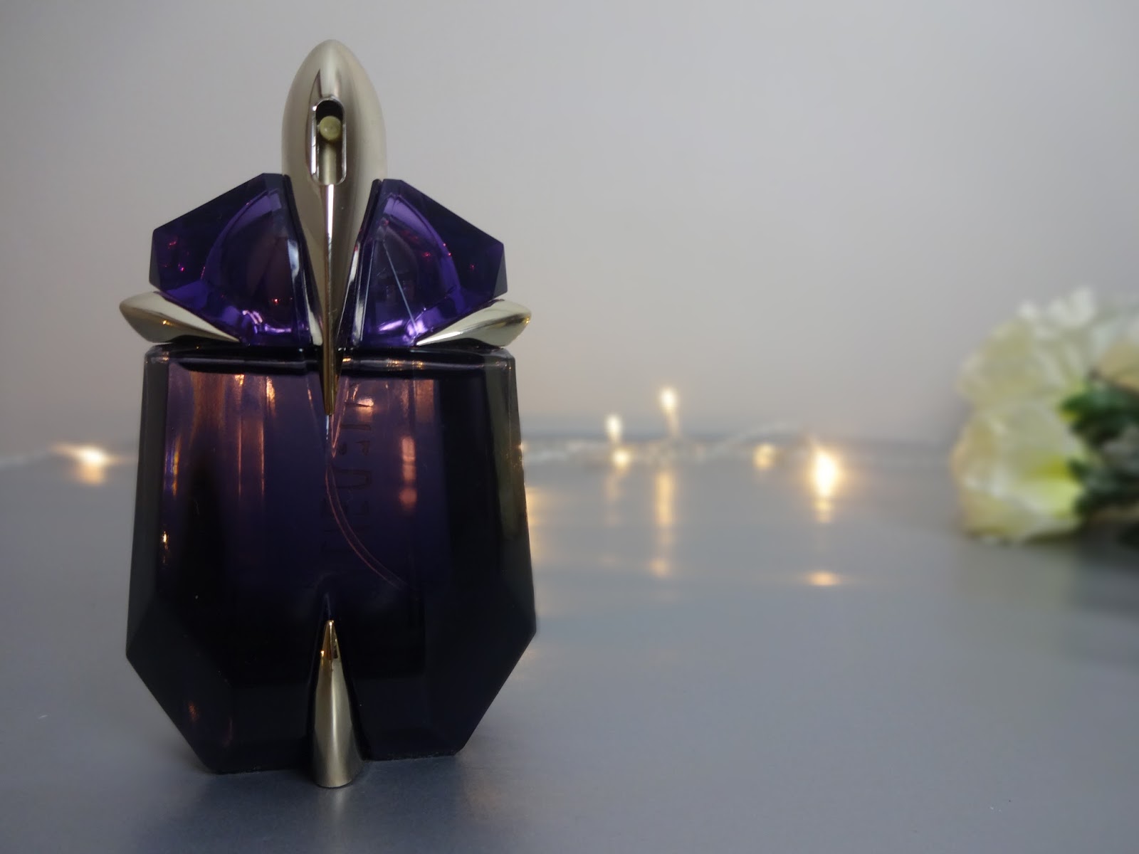 What does Alien by Thierry Mugler smell like?