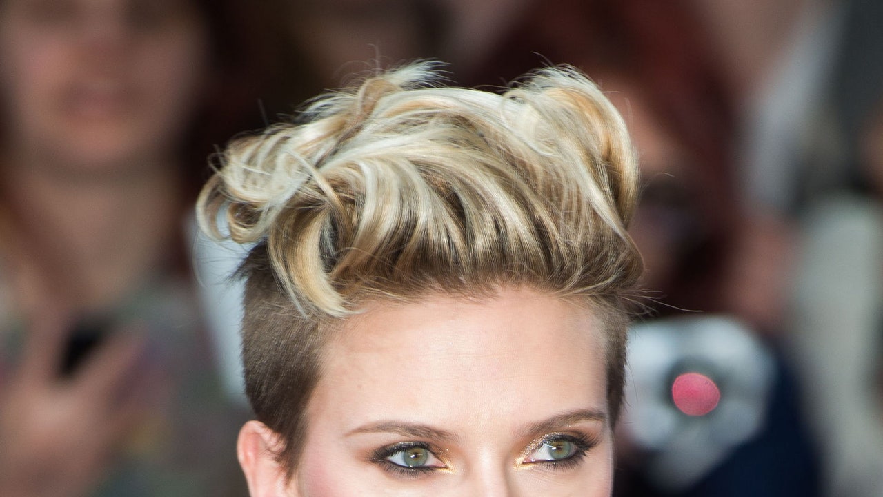 What is Scarlett Johansson’s real hair color?