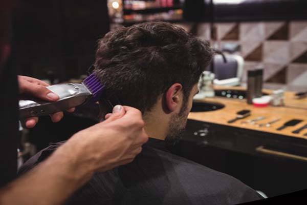 What qualifications do you need to be a hair colourist?
