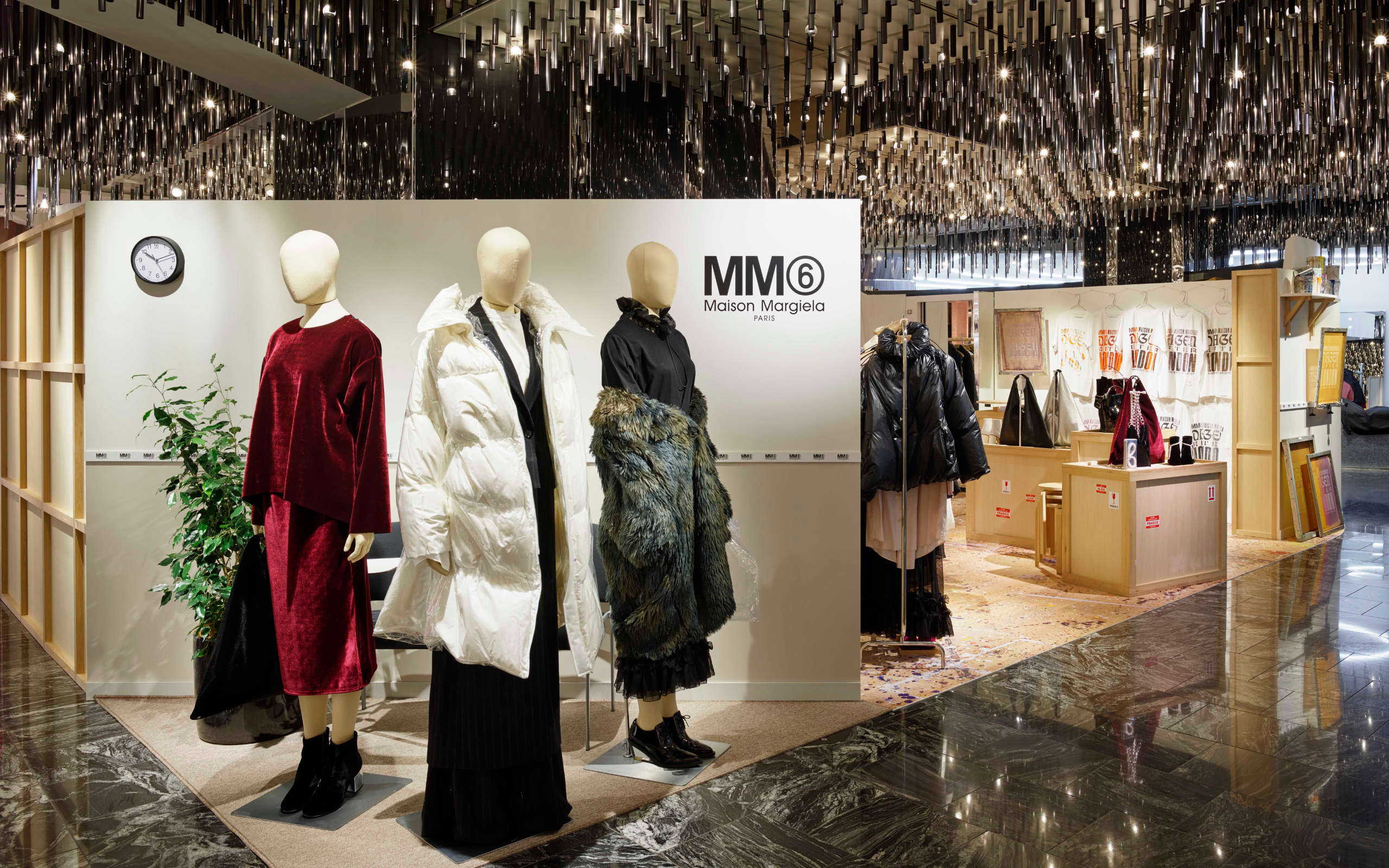 Who designs mm6 Margiela?