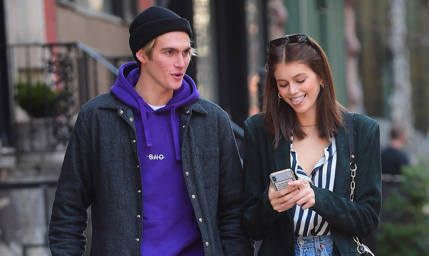 Who does Kaia Gerber hang out with?