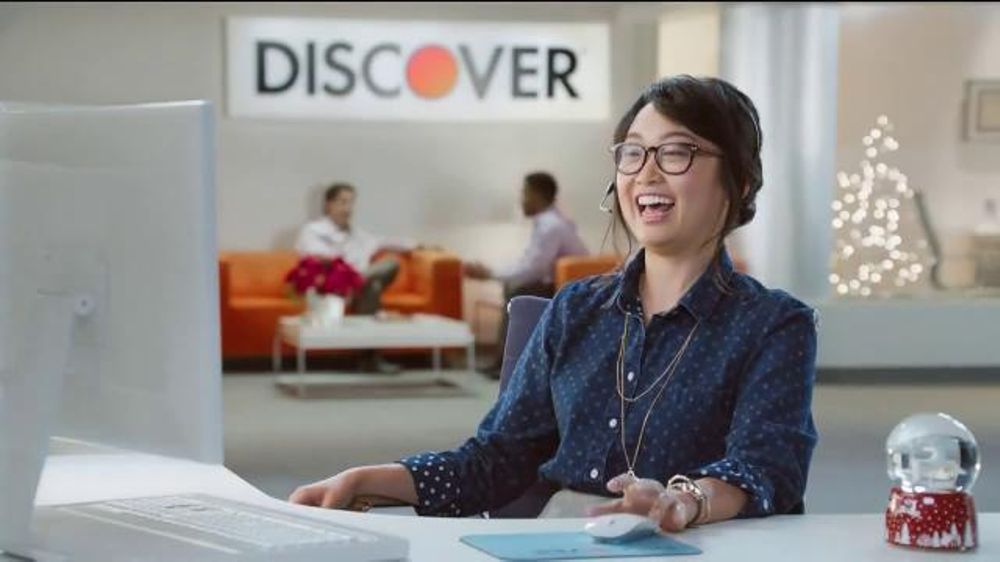 Are the people in the Discover Card commercial the same?