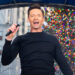 Did Hugh Jackman sing in The Greatest Showman?