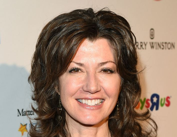 Does Amy Grant write her own songs?