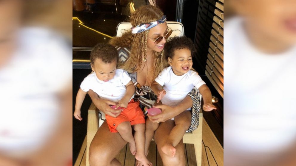 Does Beyoncé have twins?