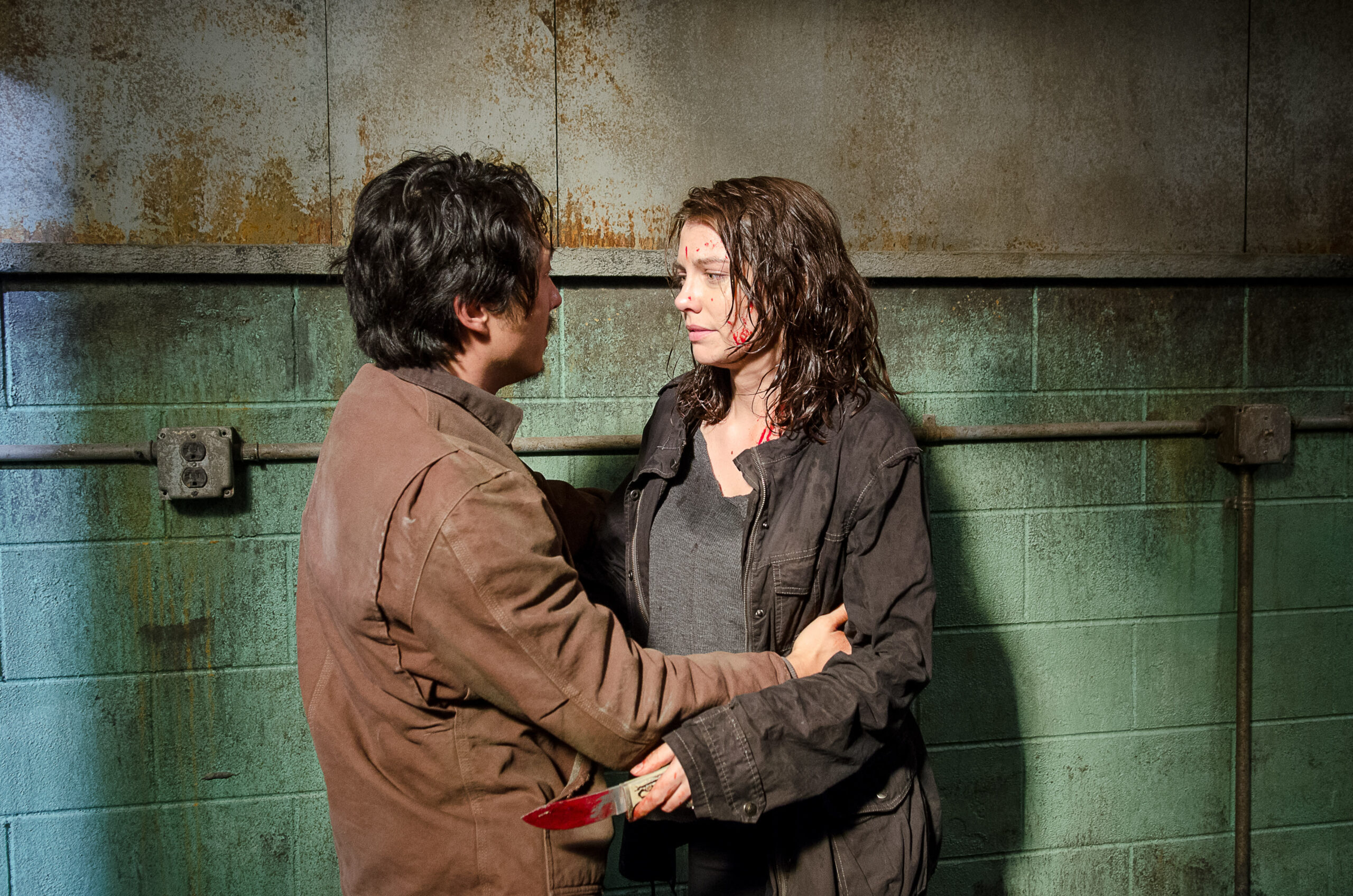 Does Maggie find Glenn in season 6?