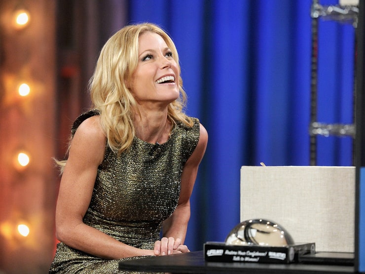 How rich is Julie Bowen?