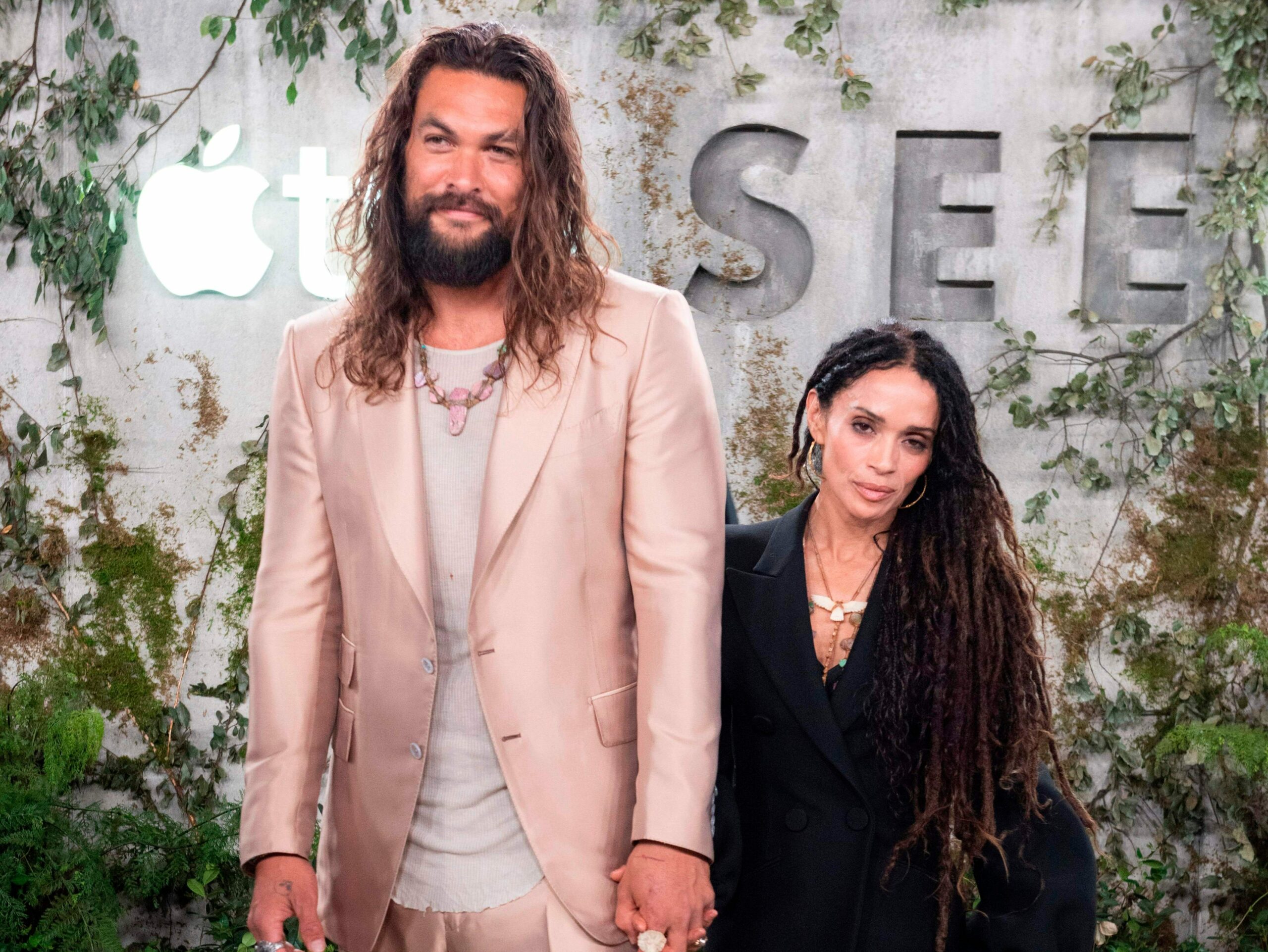 Is Jason Momoa dating Emily?