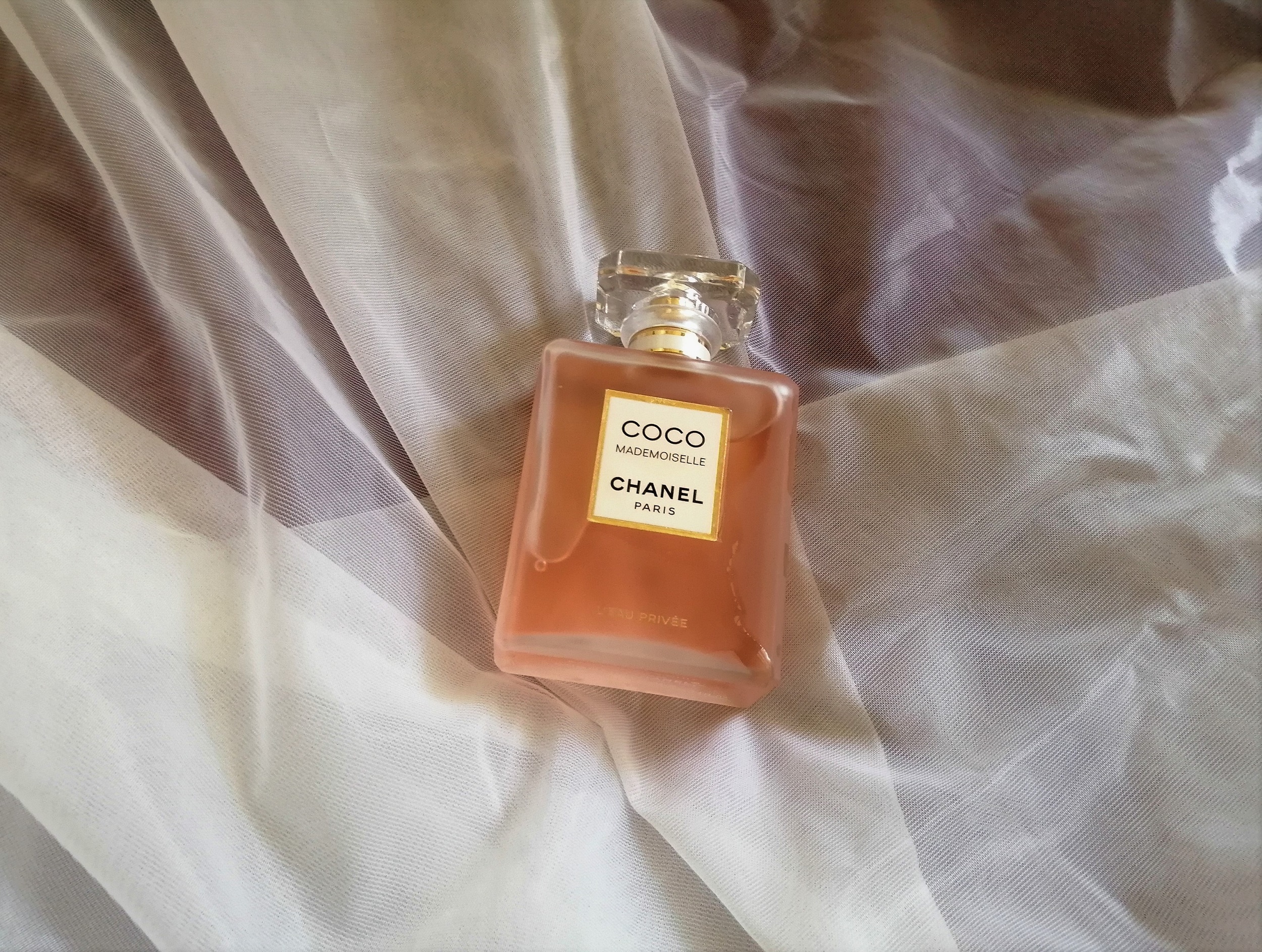 What does Coco Mademoiselle smell like?