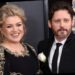 What is Kelly Clarkson's ex-husband salary?