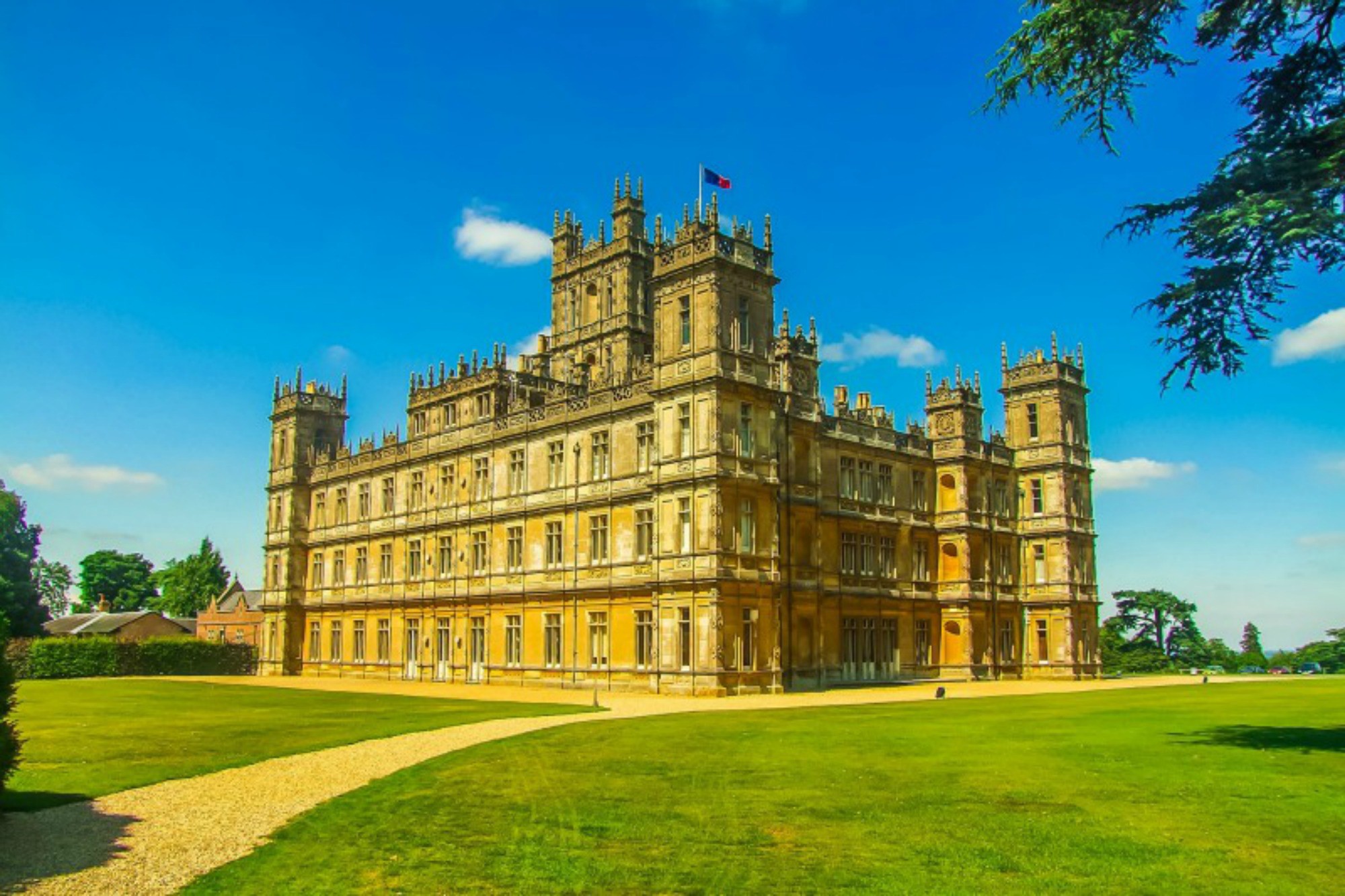 Where is Downton Abbey filmed?