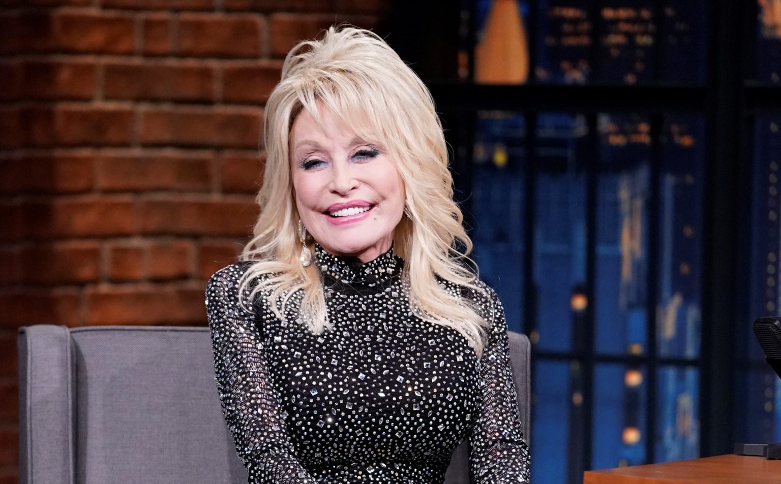 Who has dueted with Dolly Parton?