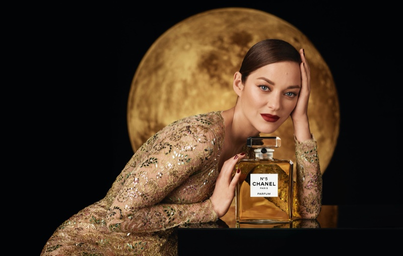 Who is in Chanel No 5 advert 2020?