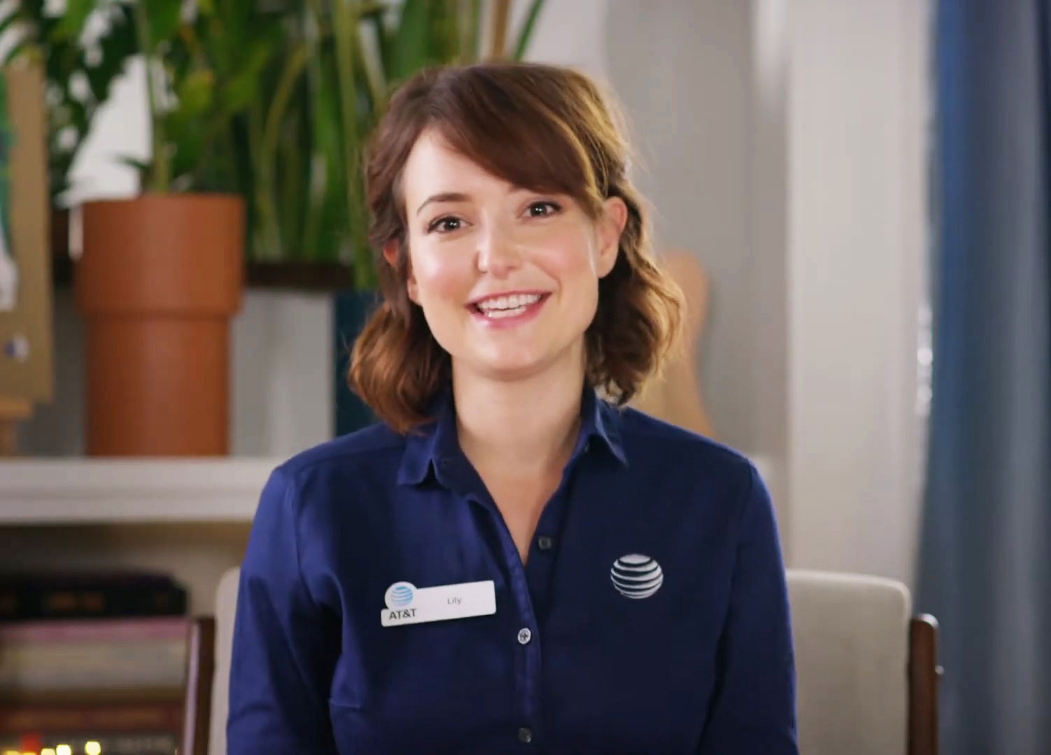 Who is the actress Mary in the Verizon 5G commercial? 
