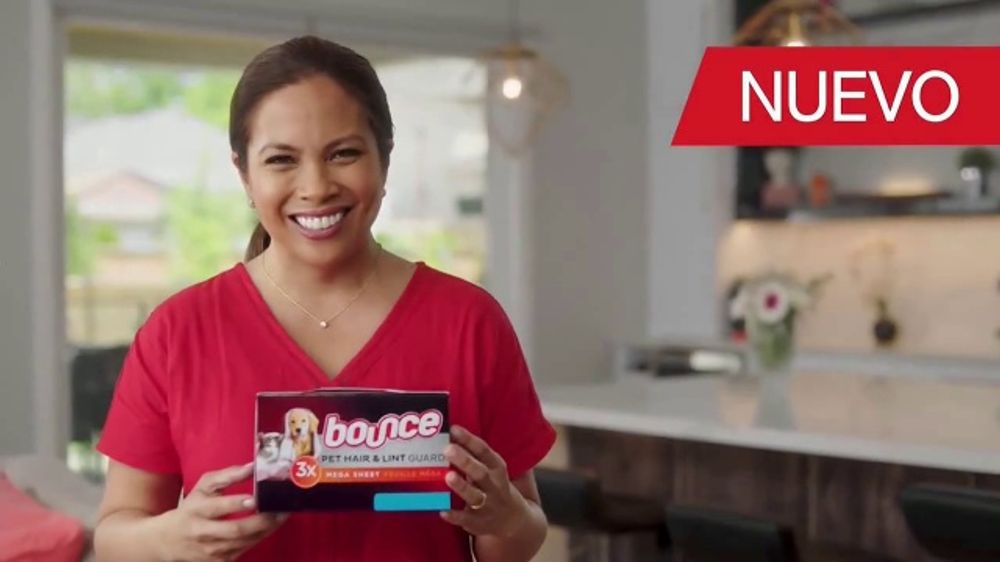 Who is the actress in the bounce pet hair commercial?