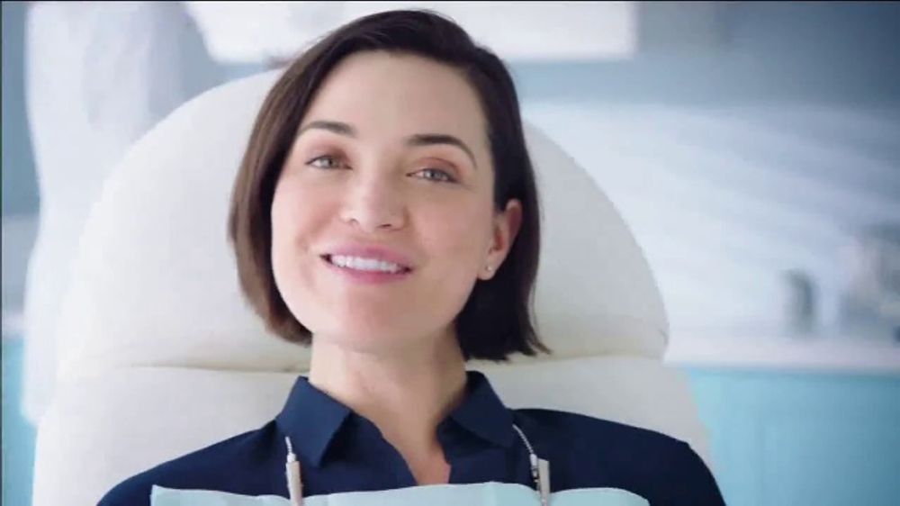 Who is the girl in the Crest gum detoxify commercial?