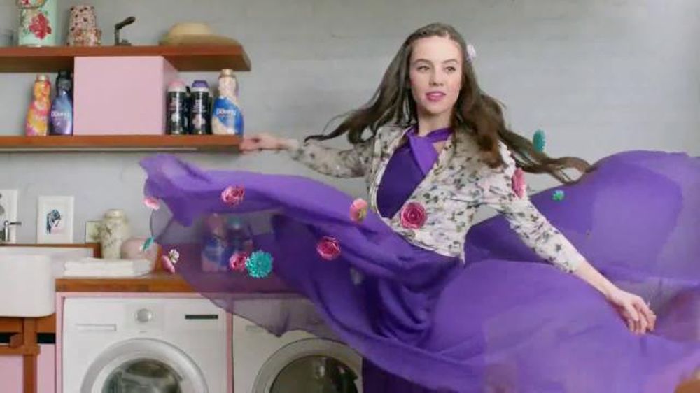 Who is the girl in the Downy Unstopables Commercial 2021?