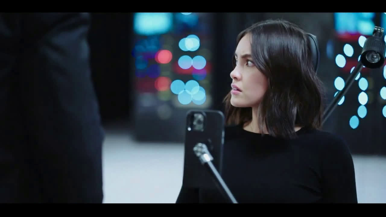 Who is the girl in the Experian commercial?