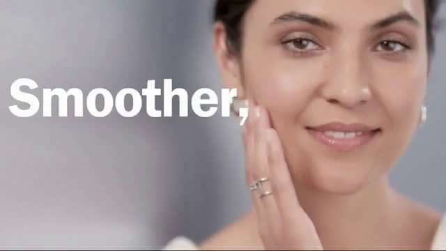 Who is the girl in the Olay retinol 24 commercial?