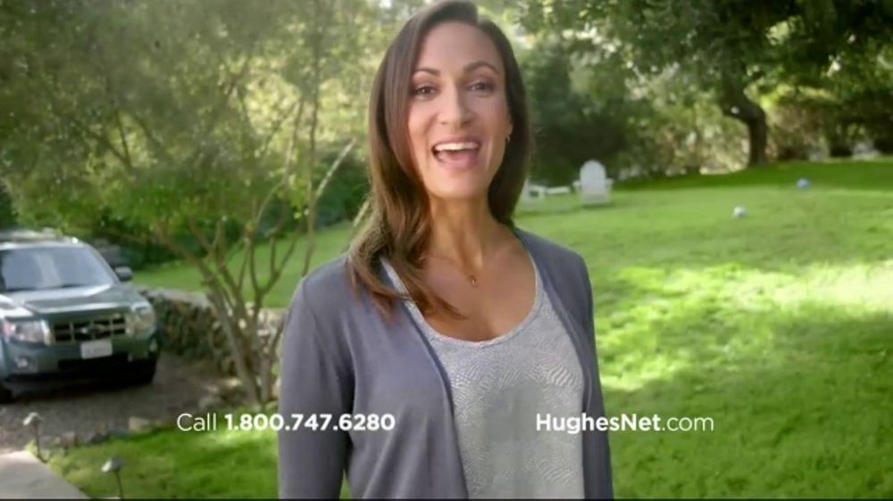 Just so, Who is the Spanish actress in Xfinity commercial? 